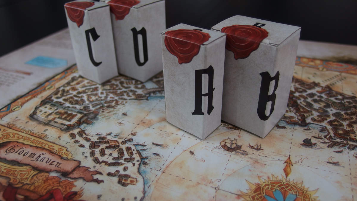 Auch in Gloomhaven: Die Pranken des Löwen gibt es geheime Inhalte